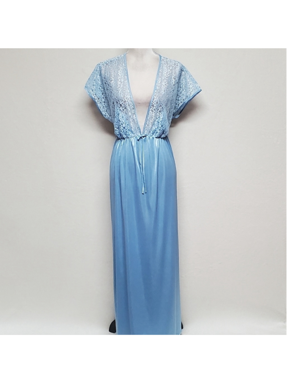 80s Vintage Powder Blue Sheer Lace Stretchy Satin Plunging Neckline Maxi Nighty - Picture 3 of 12